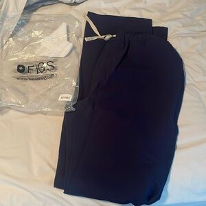 NWT figs scrubs navy